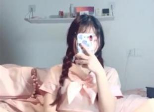 微博福利姬大尺度私拍流出,粉嫩美乳身材爆炸,完美露脸等你亲亲!